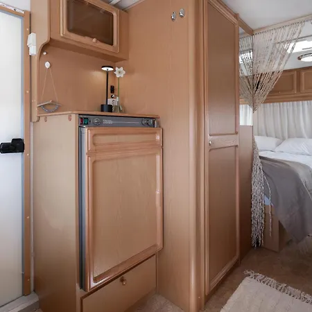 Retro Camper In Center Kemp *